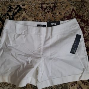 NWT white short - 14